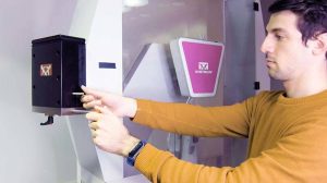 -60°Cまでの低温衝撃試験に対応する統合型恒温槽を備えたInstron CEAST振り子式衝撃試験機