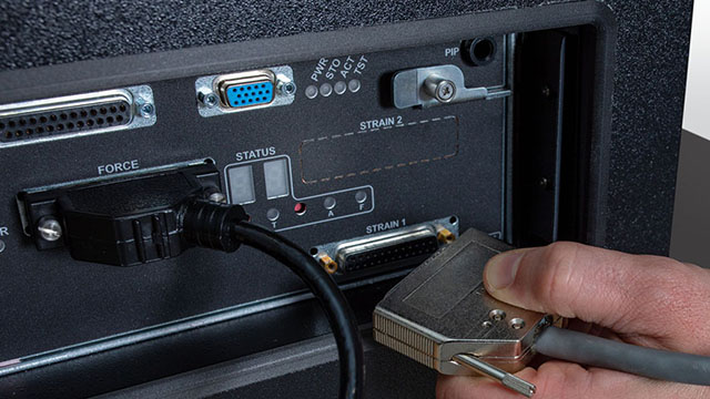 Instronフレームコントローラーへの接続
